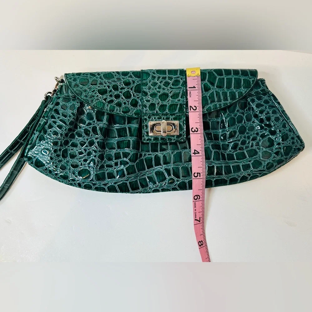 New York & Co Green Faux Crocodile Patent Leather Clutch Wristlet